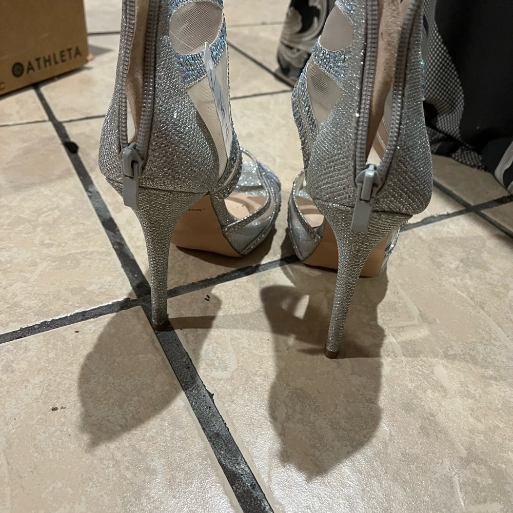 Heels - Picture 4 of 5